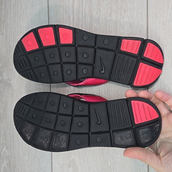 Nike Comfort Footbed Women's Pink&  Black Thong Sandals Flats Shoes Sz 6 - Picture 9 of 12